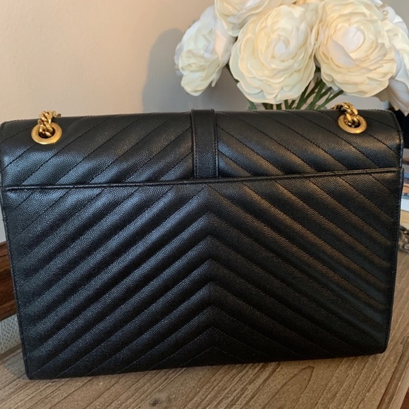 Saint Laurent Black Shoulder Bag with Gold Hardware and Quilted Leather - Picture 4 of 8